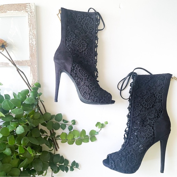 NEW Bebe Black Lace Shaft Lace Up Boots / Heels - Picture 5 of 11